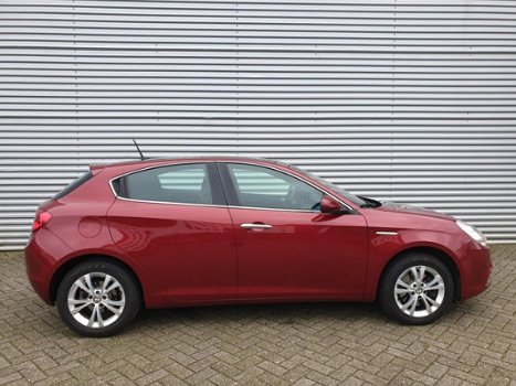 Alfa Romeo Giulietta - 1.4 T Distinctive van eerste eigenaar - 1