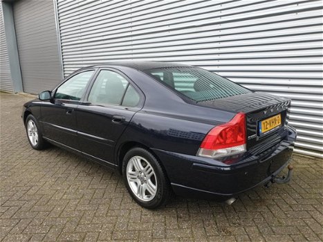 Volvo S60 - 2.4 Drivers Edition - 1