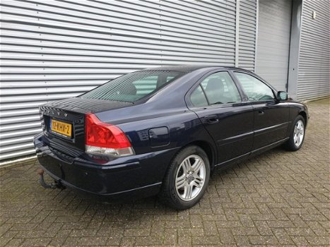 Volvo S60 - 2.4 Drivers Edition - 1