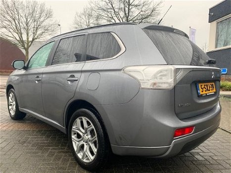 Mitsubishi Outlander - 2.0 PHEV Instyle+ All in Price | Stoelverwarming | Leer |Rijklaar incl. 6 mnd - 1