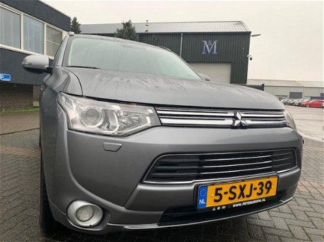 Mitsubishi Outlander - 2.0 PHEV Instyle+ All in Price | Stoelverwarming | Leer |Rijklaar incl. 6 mnd - 1