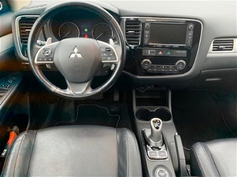 Mitsubishi Outlander - 2.0 PHEV Instyle+ All in Price | Stoelverwarming | Leer |Rijklaar incl. 6 mnd - 1