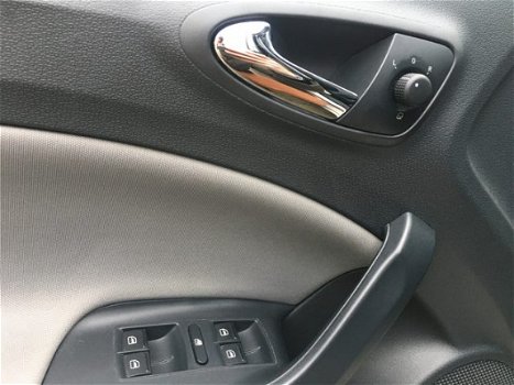 Seat Ibiza ST - 1.2 TSI Style Automaat / Navigatie / Parkeersensoren achter - 1