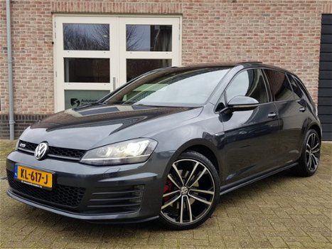 Volkswagen Golf - 2.0 TDI GTD DSG Pano Dynaudio - 1