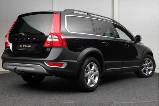 Volvo XC70 - 2.4D D5 136KW AWD AUT Momentum - 1