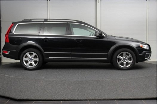 Volvo XC70 - 2.4D D5 136KW AWD AUT Momentum - 1