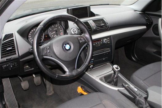BMW 1-serie - 116i Business Line facelift model navigatie - 1