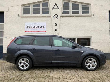 Ford Focus Wagon - 1.6-16V Futura Airco Cruise - 1