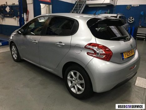 Peugeot 208 - Style 1.6 Airco 5drs NAP LM-velg Zuinig - 1