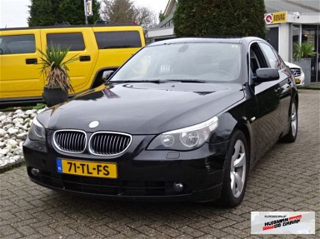 BMW 5-serie - 525d Executive 2006 Zwart Sedan Automaat - 1