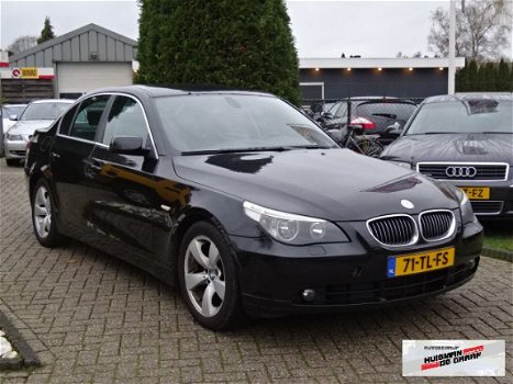 BMW 5-serie - 525d Executive 2006 Zwart Sedan Automaat - 1