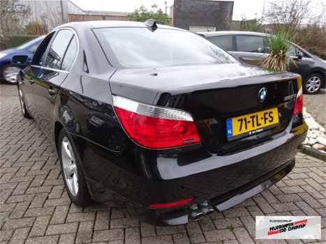 BMW 5-serie - 525d Executive 2006 Zwart Sedan Automaat - 1