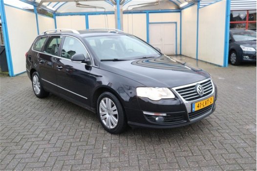 Volkswagen Passat Variant - 1.4 TSI 90KW VARIANT DSG / NL-Auto / Navi - 1