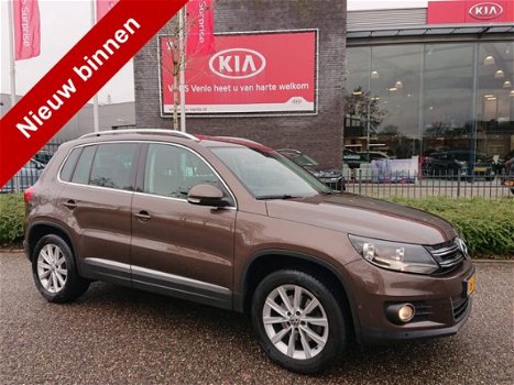 Volkswagen Tiguan - 1.4 TSI Sport&Style NAVI + Trekhaak - 1