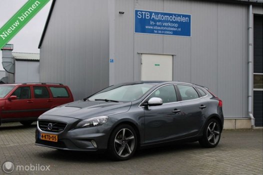 Volvo V40 - 1.6 D2 R-Design, Navi, Leder - 1