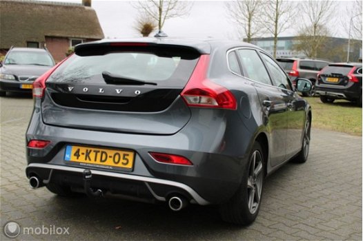 Volvo V40 - 1.6 D2 R-Design, Navi, Leder - 1