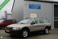 Volvo XC70 - 2.4 T AWD Geartronic, Weinig KM's, Youngtimer - 1 - Thumbnail