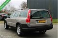 Volvo XC70 - 2.4 T AWD Geartronic, Weinig KM's, Youngtimer - 1 - Thumbnail