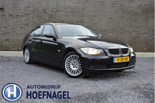 BMW 3-serie - 318i Executive Climate/Cruise control/Elektrische ramen/Parkeersensoren/LM velgen 17'' - 1