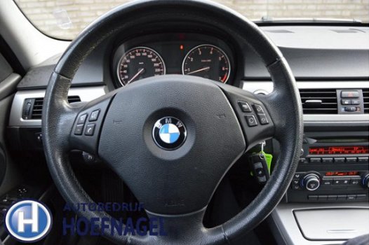 BMW 3-serie - 318i Executive Climate/Cruise control/Elektrische ramen/Parkeersensoren/LM velgen 17'' - 1