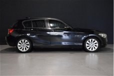 BMW 1-serie - 118i Sport Line Black Edition 170 PK [GROOT NAVI, SPORTLINE, RODE STIKSELS, PDC, CRUIS