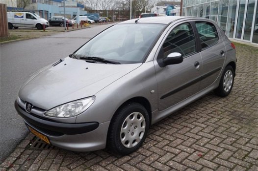 Peugeot 206 - 1.4 Pop' Art * 5 Deurs * Elektr. Pakket * Radio - 1