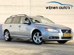 Volvo V70 - 2.5T Momentum / Leder/ RTi Navigatie/ Dynaudio/ Bluetooth - 1 - Thumbnail