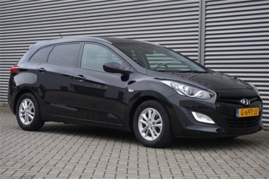 Hyundai i30 Wagon - 1.6 GDI, Airco, Ecc, Led, Pdc, Lmv - 1