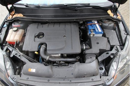 Ford Focus Wagon - 1.6 TDCi Limited | Keyless Go | Clima | Navigatie | - 1