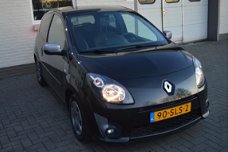 Renault Twingo - 1.5 dCi Night & Day NAP, CRUISE, AIRCO, NIEUWE RIEM EN GROTE BEURT