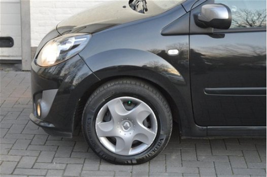 Renault Twingo - 1.5 dCi Night & Day NAP, CRUISE, AIRCO, NIEUWE RIEM EN GROTE BEURT - 1