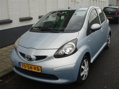 Toyota Aygo - 1.0-12V + 5drs Elek. ramen Nette auto - 1