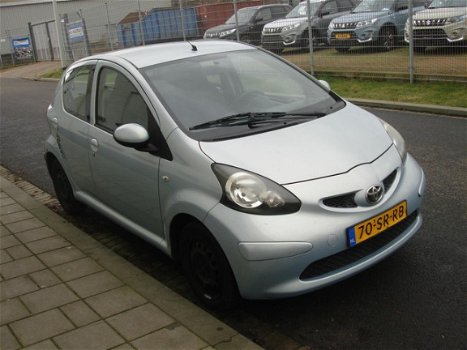 Toyota Aygo - 1.0-12V + 5drs Elek. ramen Nette auto - 1