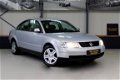 Volkswagen Passat - 2.8 V6 Highline 4Motion Highline - 1 - Thumbnail