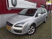 Ford Focus Wagon - 1.6-16V Futura // Airco // 200 DKM NAP // Nette auto - 1 - Thumbnail