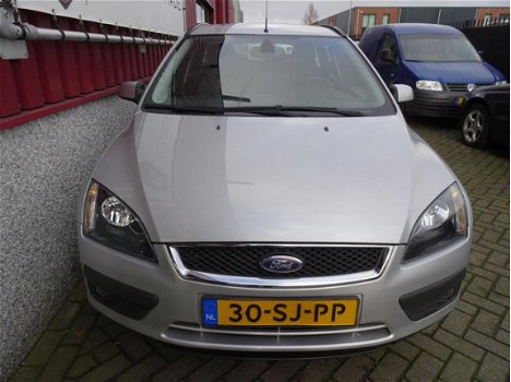 Ford Focus Wagon - 1.6-16V Futura // Airco // 200 DKM NAP // Nette auto - 1