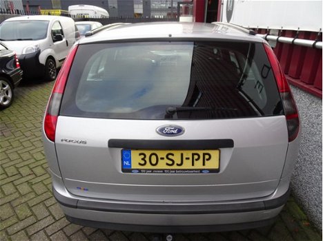 Ford Focus Wagon - 1.6-16V Futura // Airco // 200 DKM NAP // Nette auto - 1