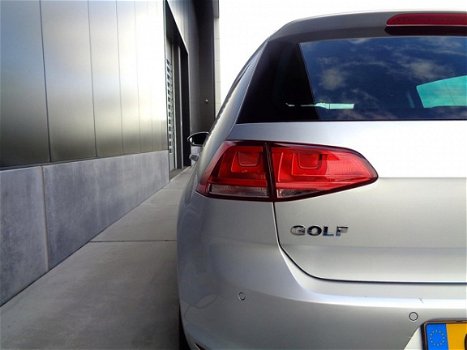 Volkswagen Golf - 1.2 Tsi Cup Edition 18 inch /Clima/Park Assist/Stoelverwarming - 1