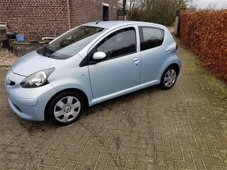 Toyota Aygo - 1.0-12V + - 1