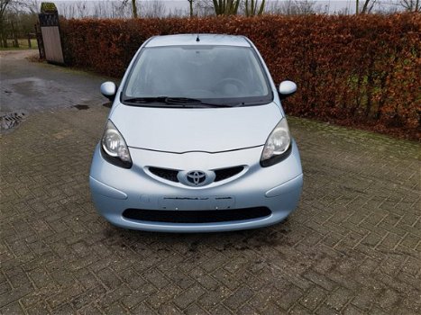 Toyota Aygo - 1.0-12V + - 1