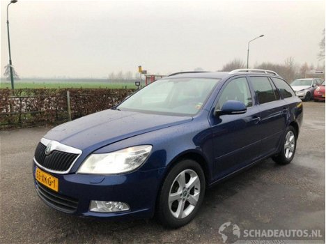 Skoda Octavia - 1.2 tsi 105pk 6-bak elegance business - xenon - navi - lmv - pdc rondom - getint gla - 1