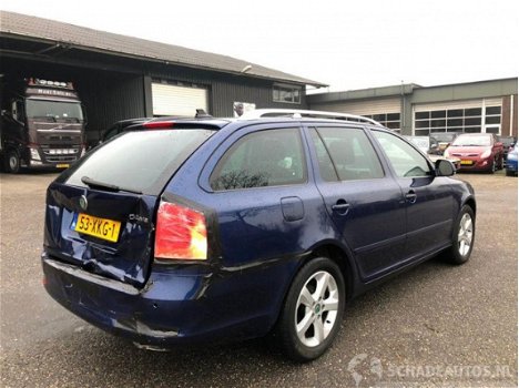 Skoda Octavia - 1.2 tsi 105pk 6-bak elegance business - xenon - navi - lmv - pdc rondom - getint gla - 1