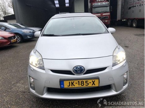 Toyota Prius - 1.8 hybride aut pano - premium - solardak - leer - nav - camera - bi xenon - head up - 1