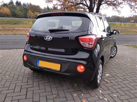 Hyundai i10 - 1.0i Comfort Airconditioning / Cruise Control / Blue Tooth Telefoon - 1