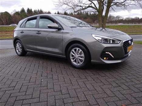 Hyundai i30 - Turbo | Comfort 5-Deurs| Climate Control | Cruise Control | Camera | Full Map Navi - 1