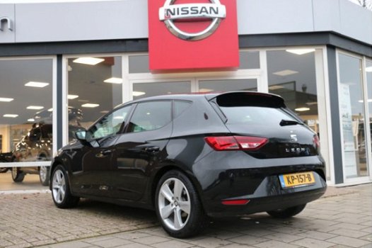 Seat Leon - 1.0 EcoTSI Style Connect / Navi / 17'' / Camera / NL - 1