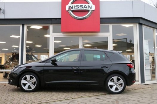 Seat Leon - 1.0 EcoTSI Style Connect / Navi / 17'' / Camera / NL - 1