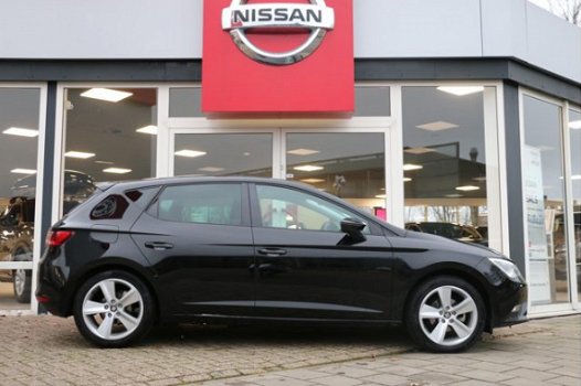 Seat Leon - 1.0 EcoTSI Style Connect / Navi / 17'' / Camera / NL - 1