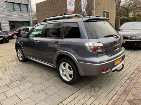 Mitsubishi Outlander - 2.4 Intense 4WD Paris Pack Trehaak Airco NAP APK 1 Jaar - 1