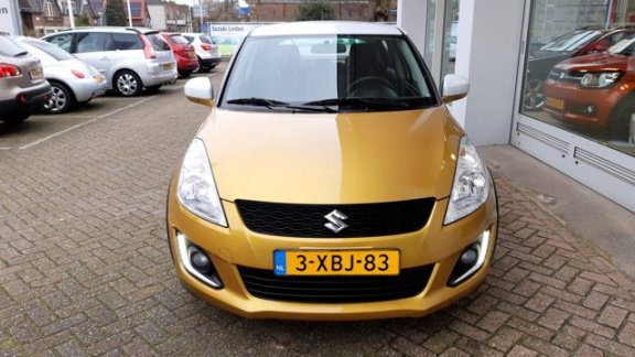 Suzuki Swift - 1.2 DYNAMIC EASSS Stoelverwarming | Airco | Cruise - 1